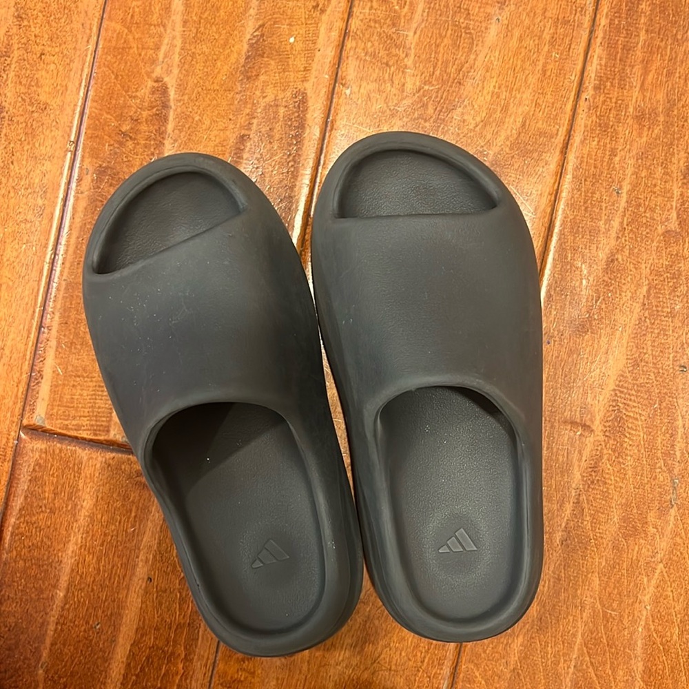 Onyx Yeezy Slides